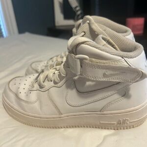 Nike White High-Top Sneakers Classic Design